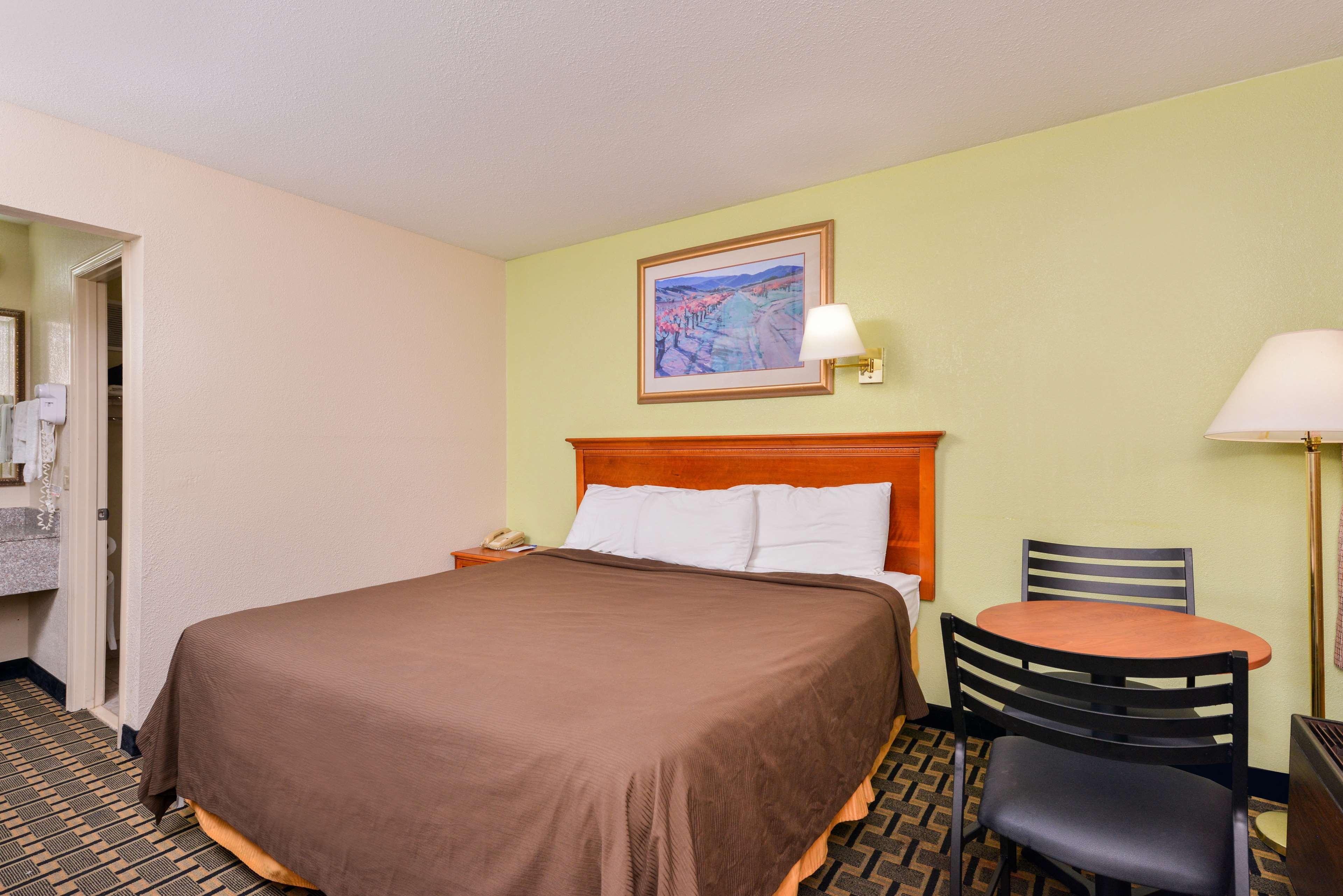 Americas Best Value Inn-Nashville/Airport South Zewnętrze zdjęcie