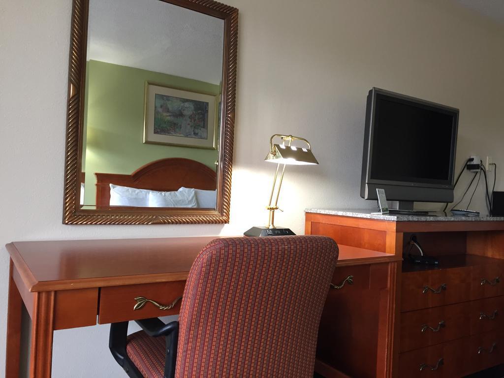 Americas Best Value Inn-Nashville/Airport South Zewnętrze zdjęcie