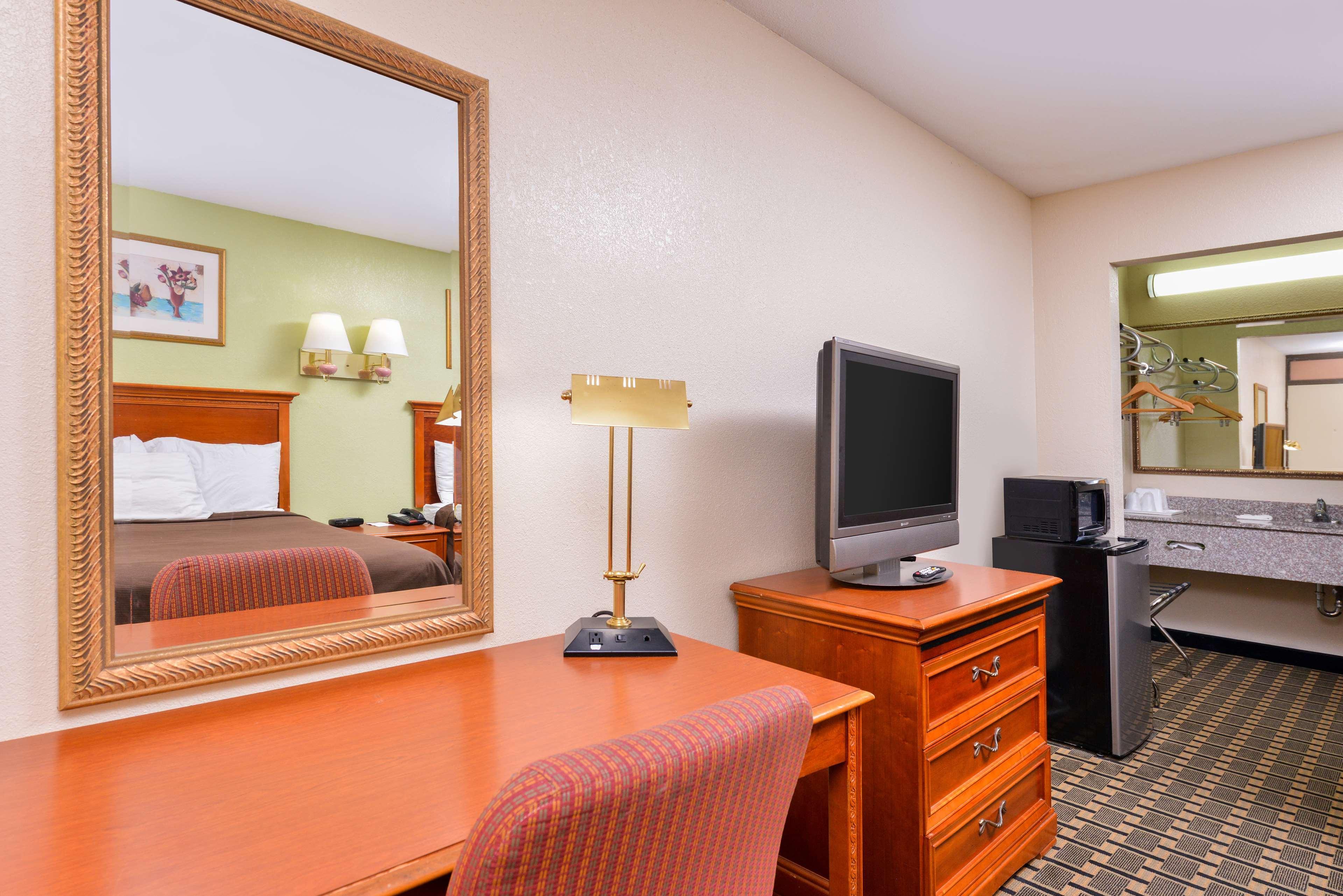 Americas Best Value Inn-Nashville/Airport South Zewnętrze zdjęcie