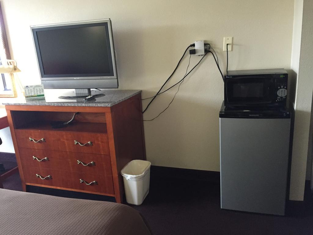 Americas Best Value Inn-Nashville/Airport South Zewnętrze zdjęcie